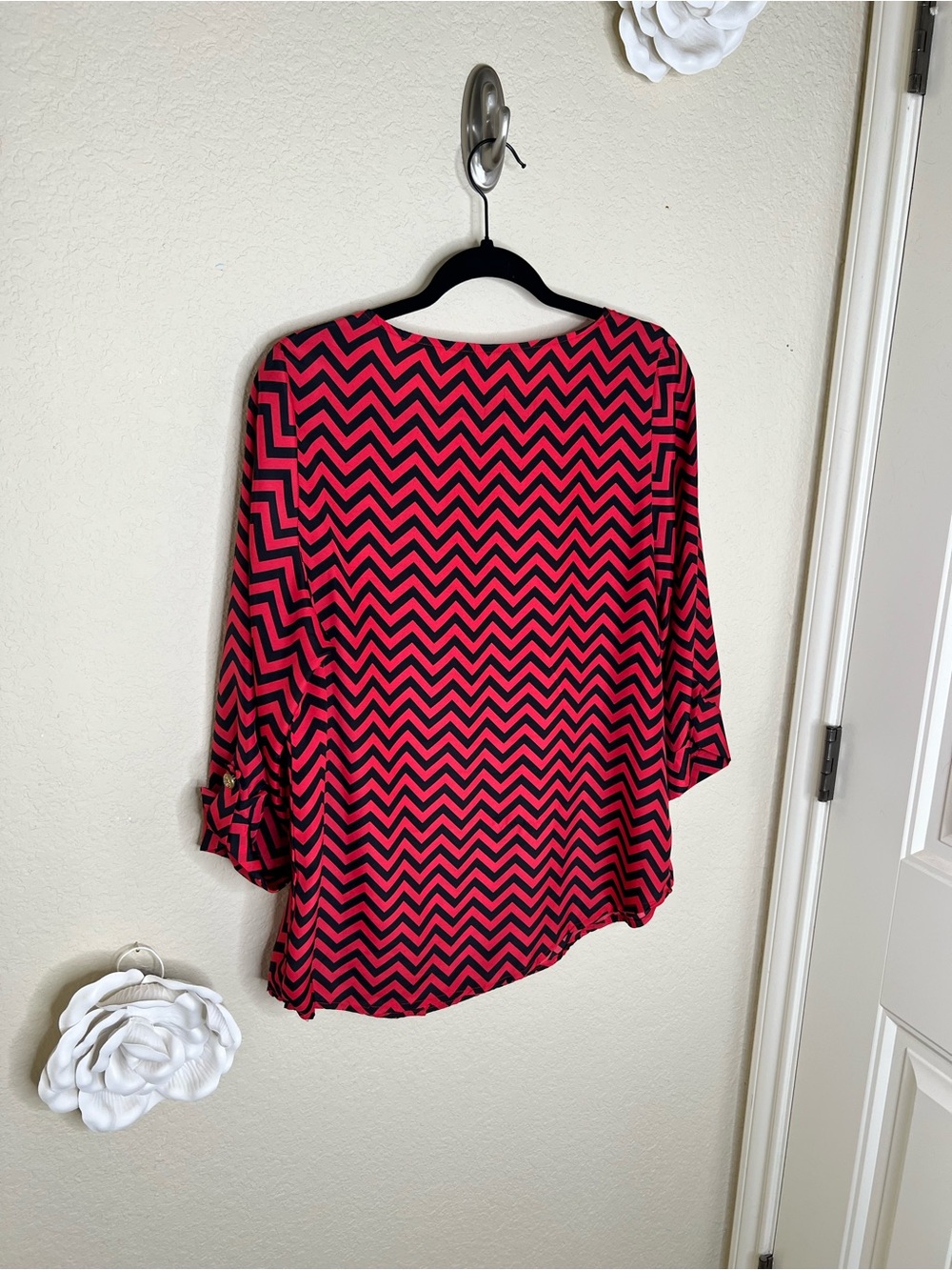 NTM: Texas Tech Red Raiders Bamboo Chevron Pink Black Blouse Roll Tab Large - Picture 13 of 13